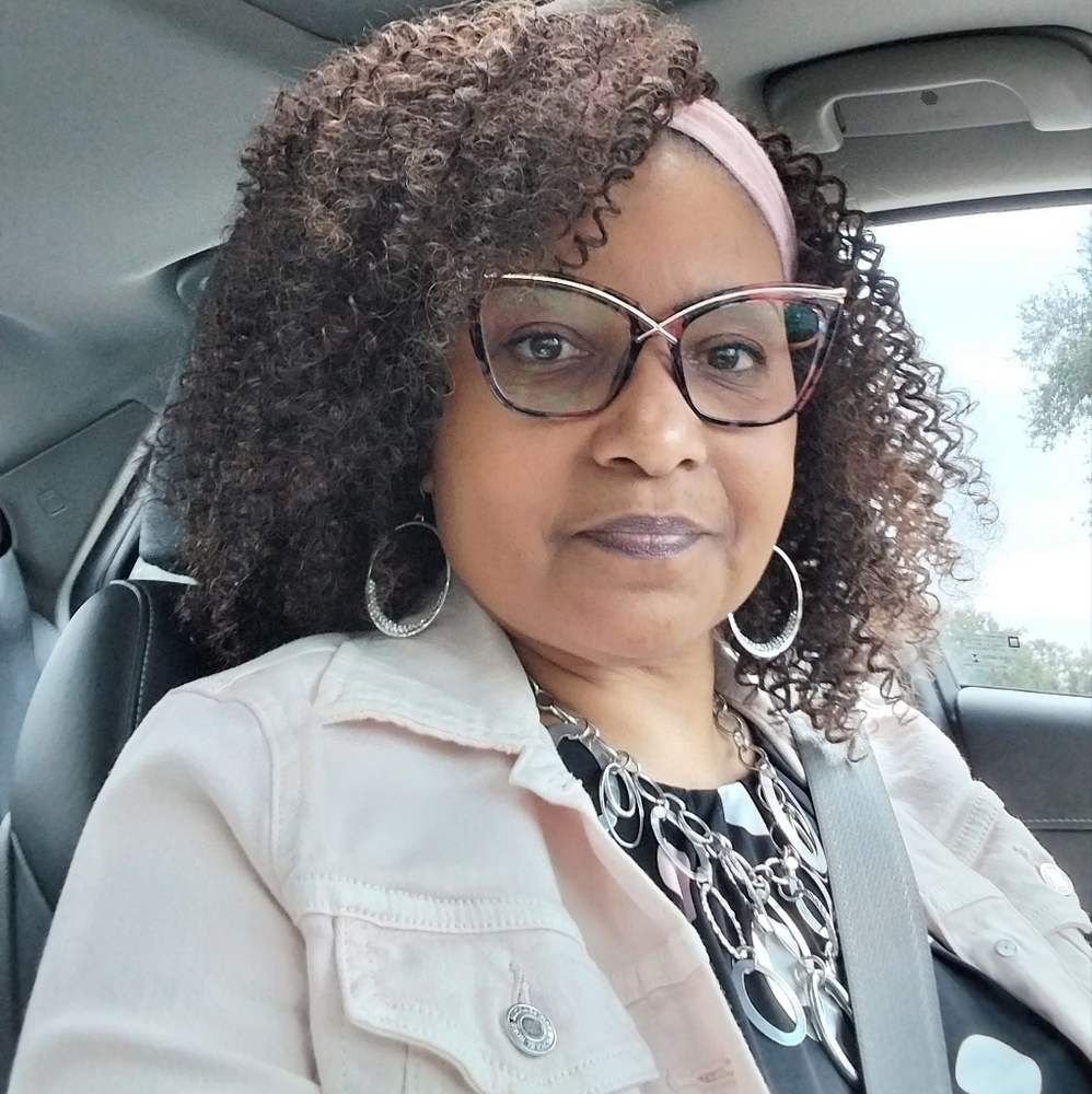 Meet your Posher, Michele